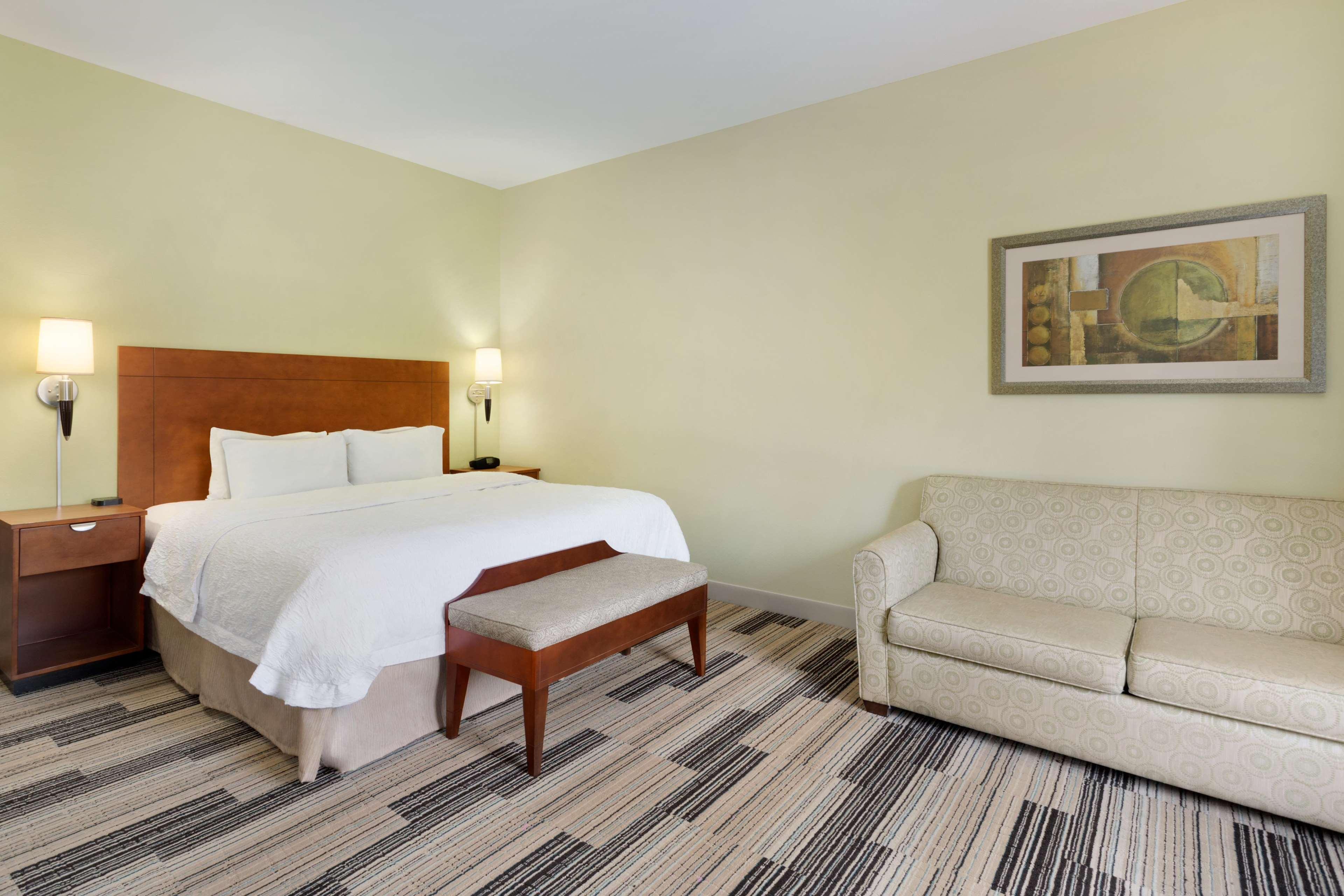 Hampton Inn & Suites Birmingham Airport Area Irondale Exterior photo