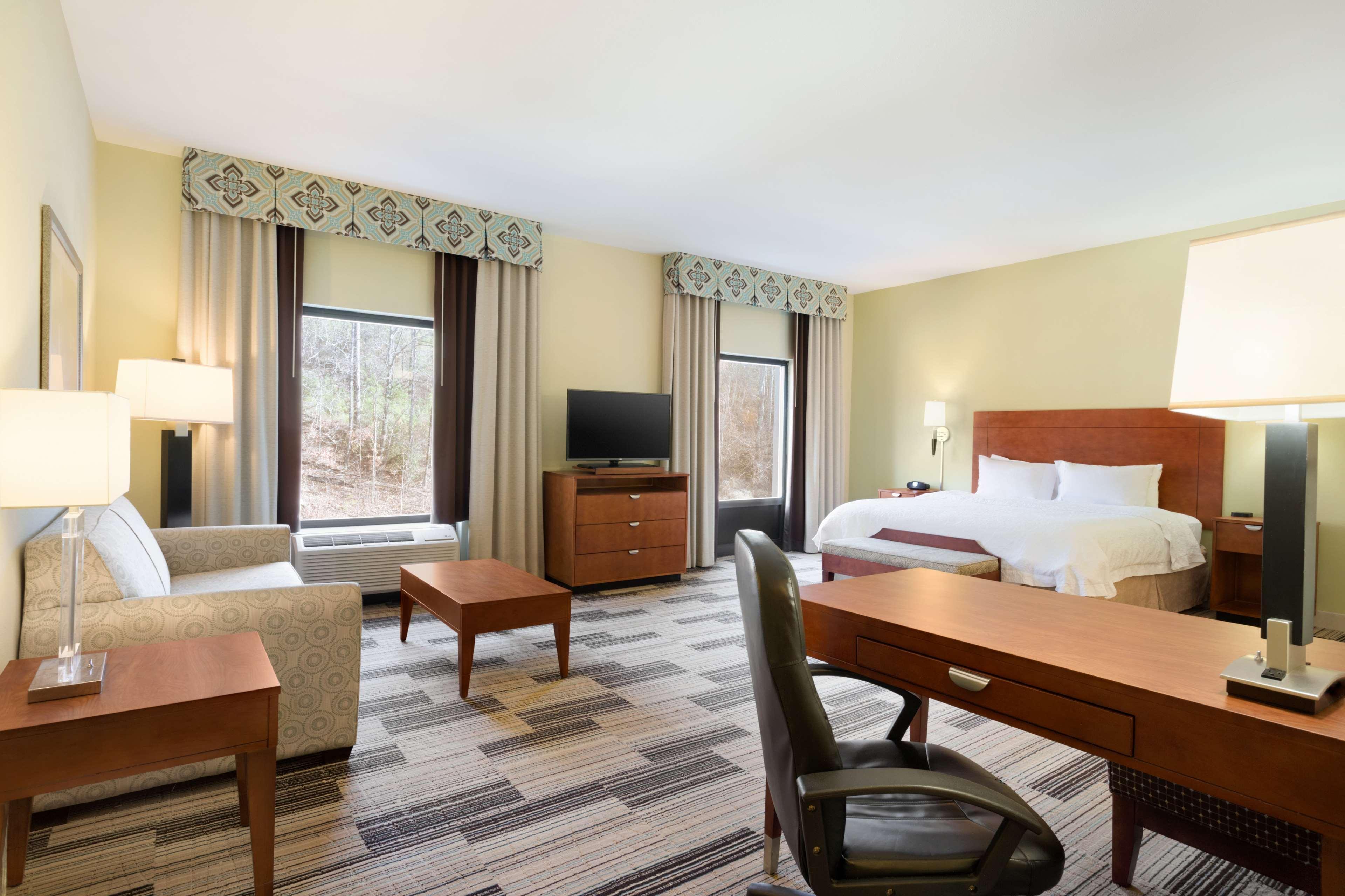 Hampton Inn & Suites Birmingham Airport Area Irondale Exterior photo