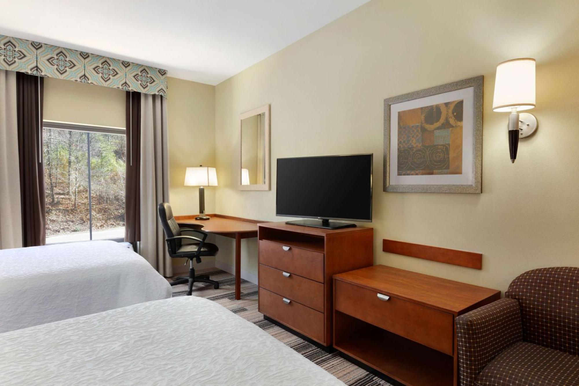 Hampton Inn & Suites Birmingham Airport Area Irondale Exterior photo