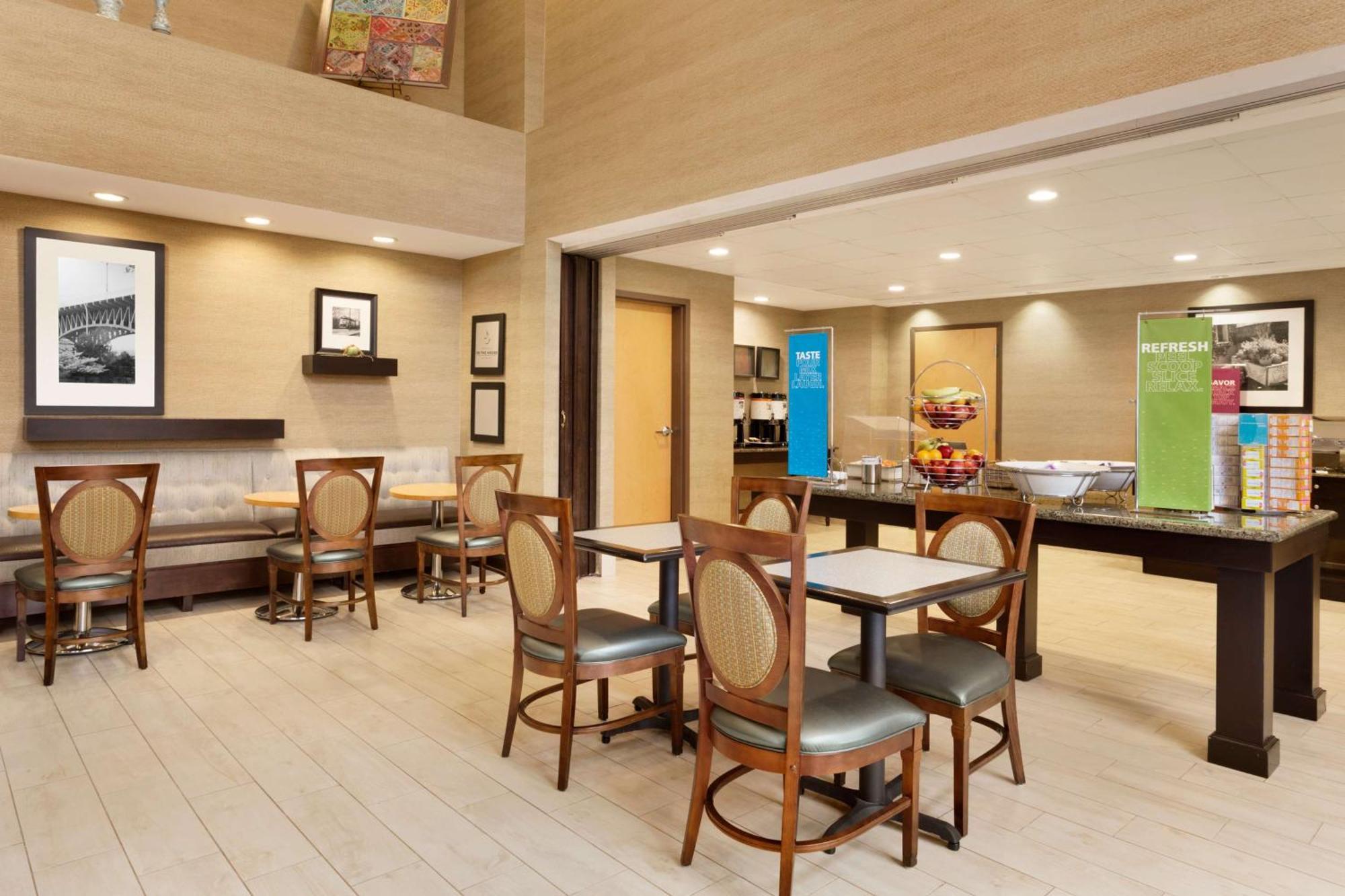 Hampton Inn & Suites Birmingham Airport Area Irondale Exterior photo