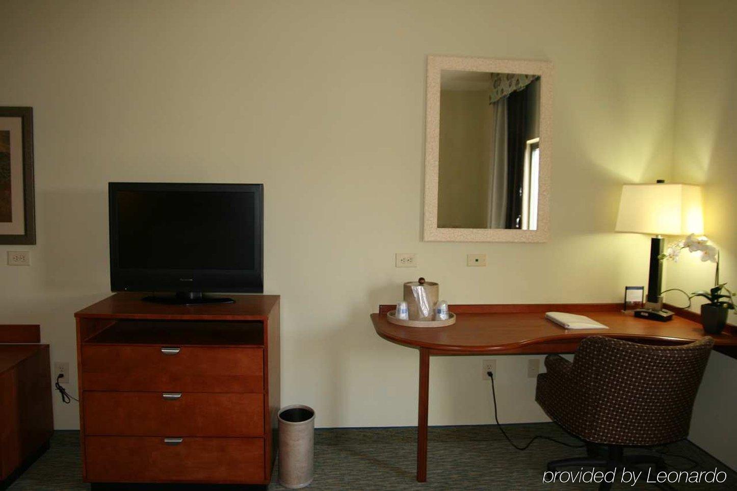 Hampton Inn & Suites Birmingham Airport Area Irondale Room photo
