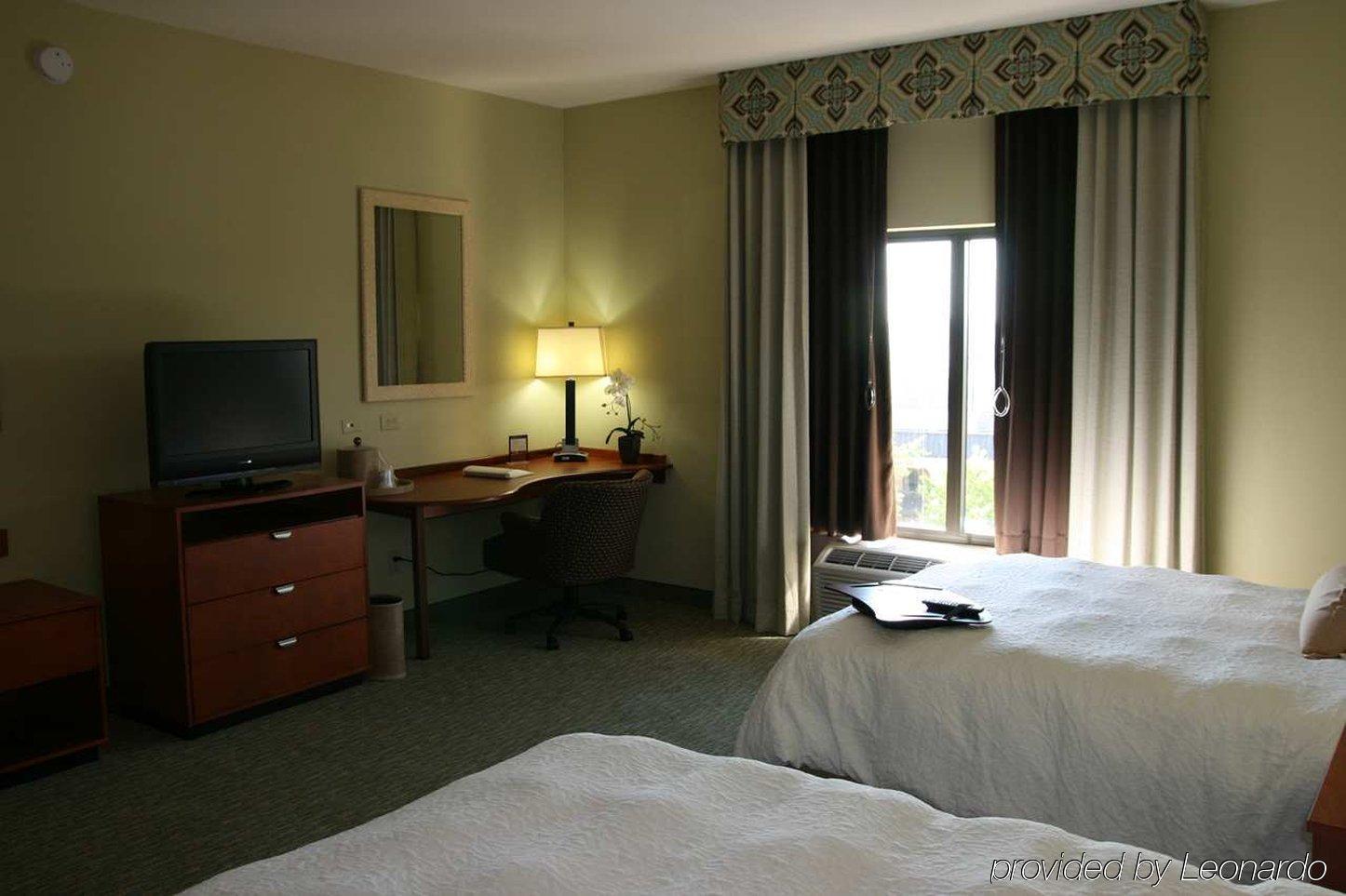 Hampton Inn & Suites Birmingham Airport Area Irondale Room photo