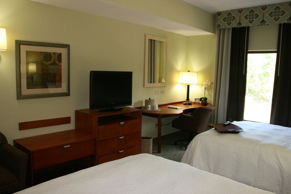 Hampton Inn & Suites Birmingham Airport Area Irondale Room photo