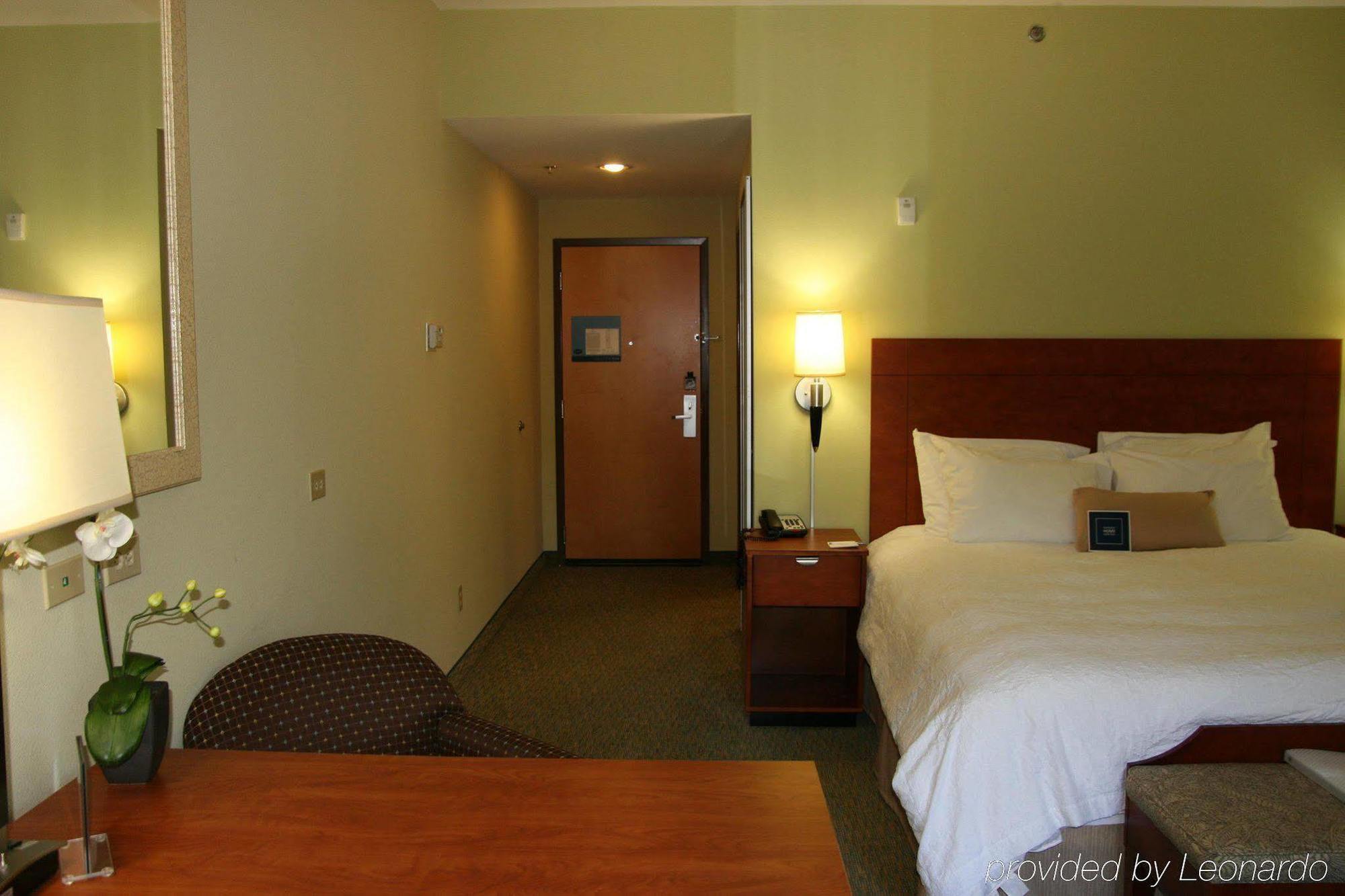Hampton Inn & Suites Birmingham Airport Area Irondale Room photo