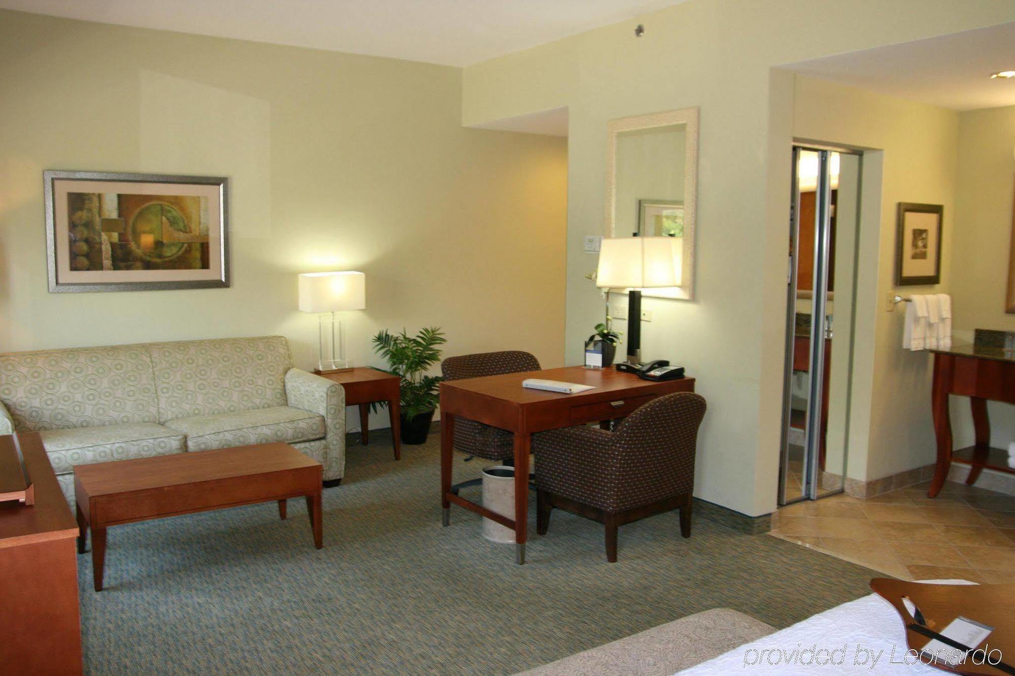 Hampton Inn & Suites Birmingham Airport Area Irondale Room photo